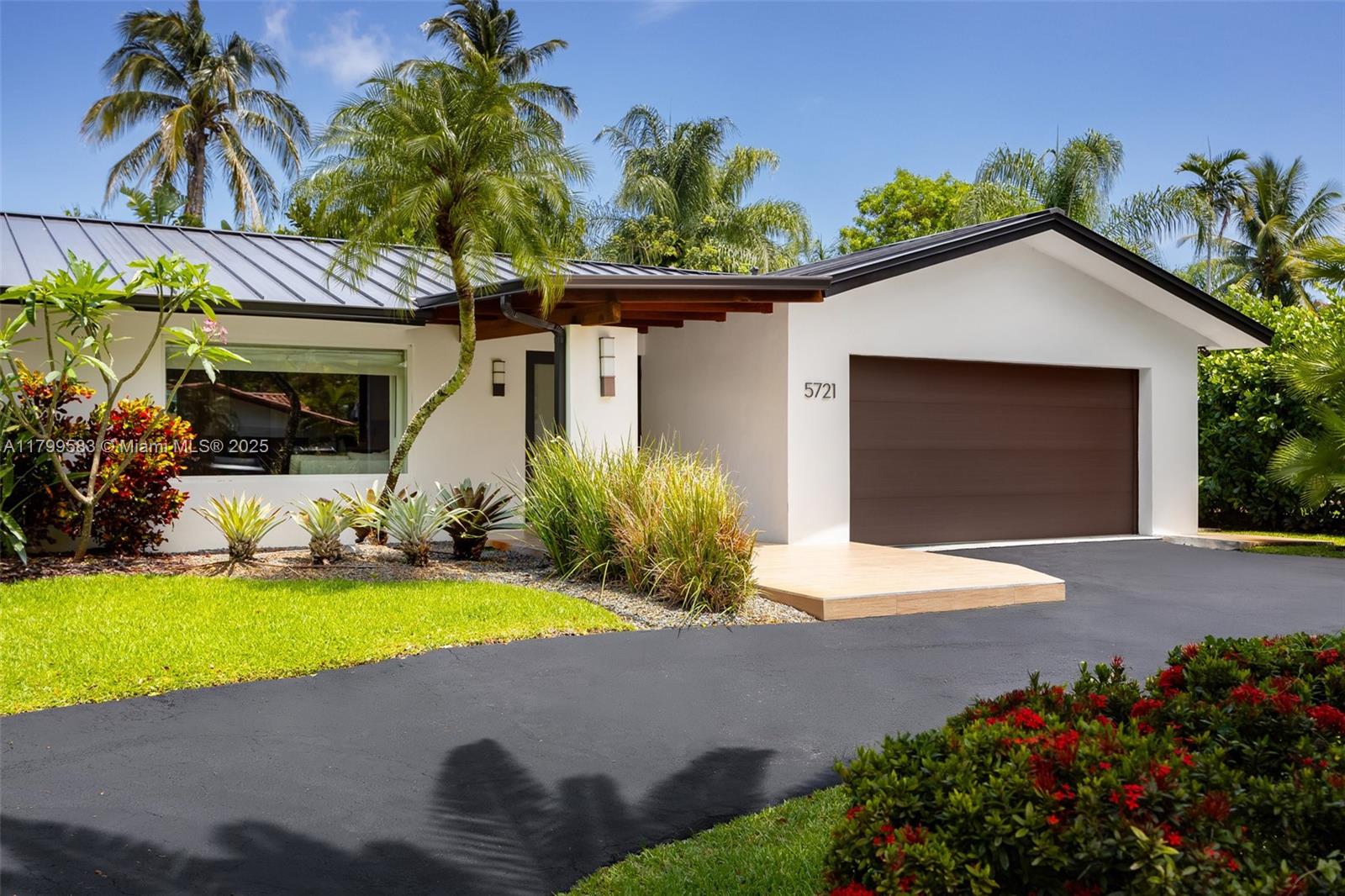 5721 SW 59th Ave