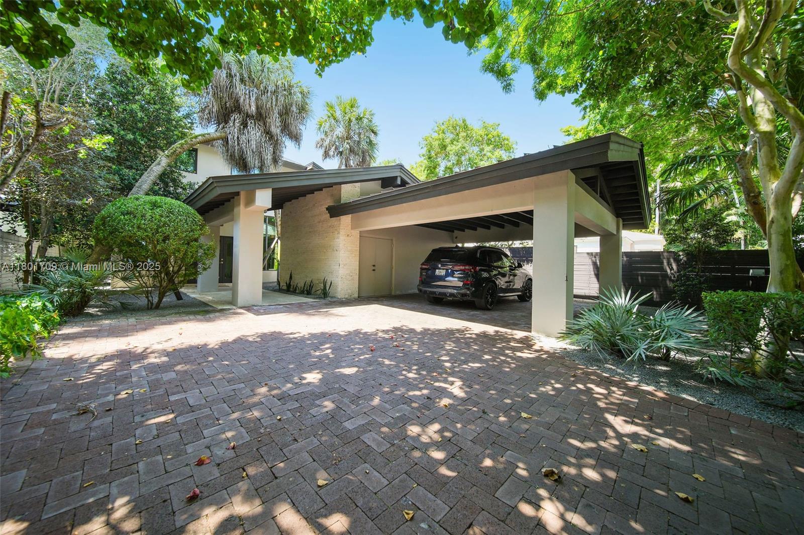 4086 El Prado Blvd