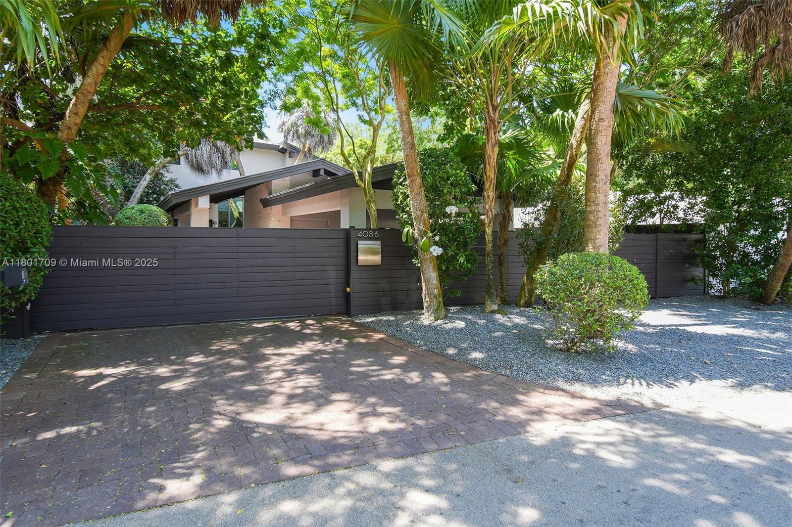 4086 El Prado Blvd