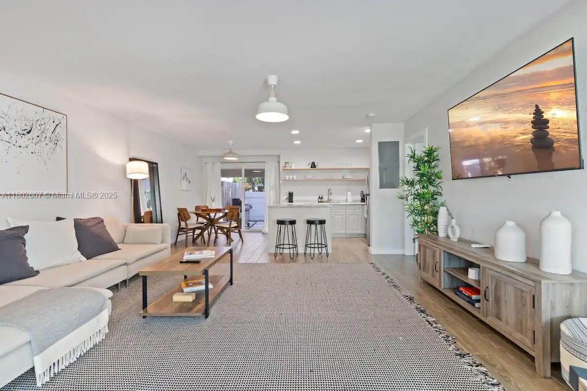 300 SW 23rd St # 2