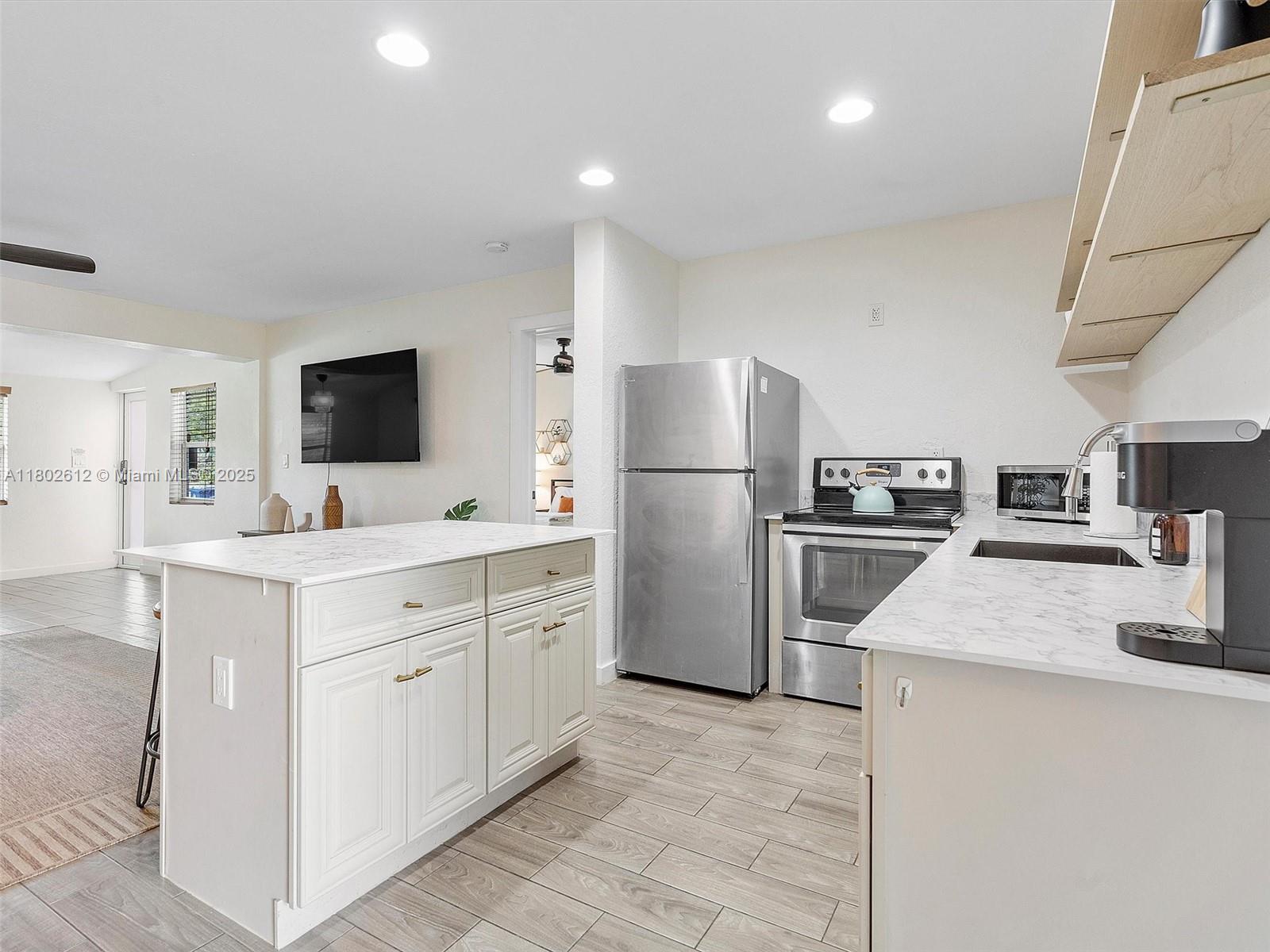 300 SW 23rd St # 1