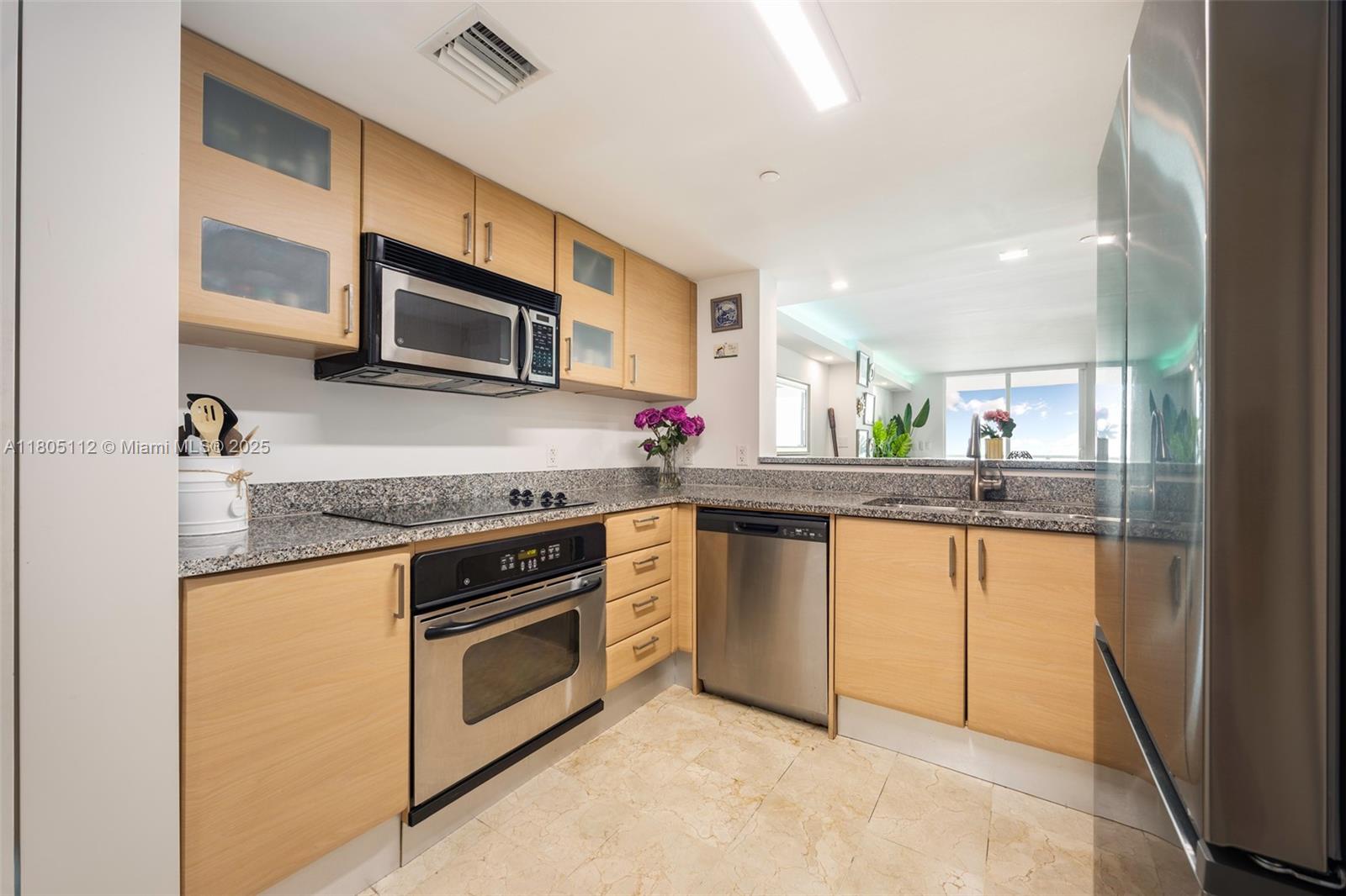 2101 Brickell Ave # 807