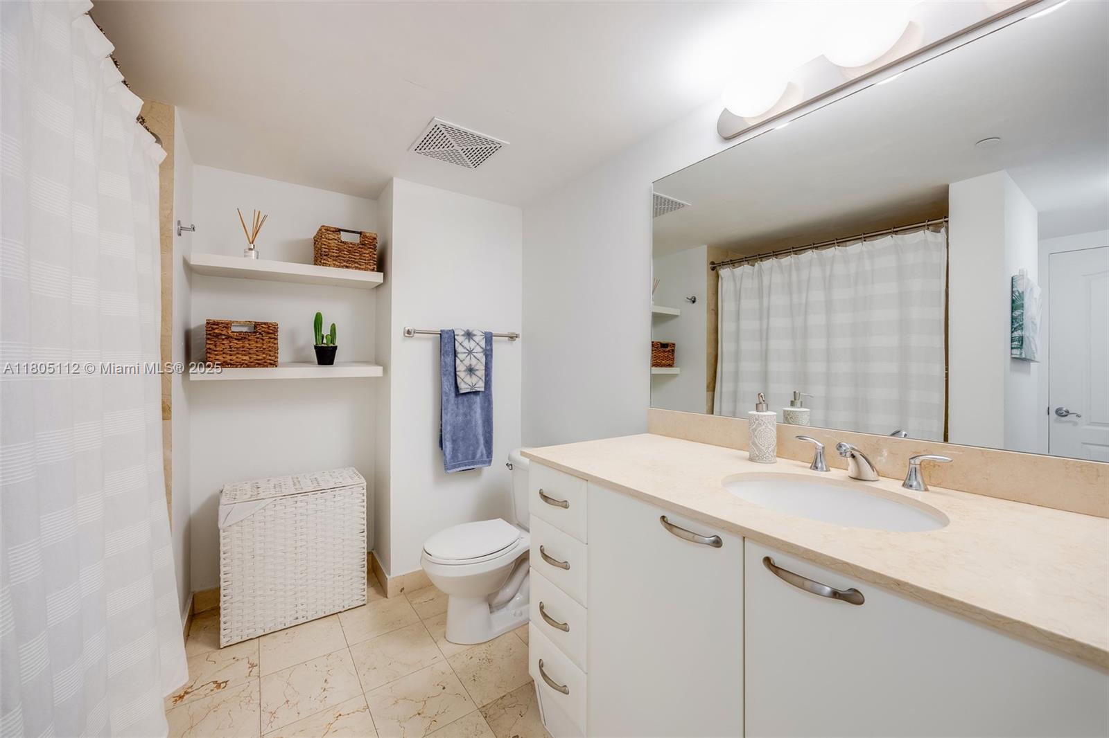 2101 Brickell Ave # 807