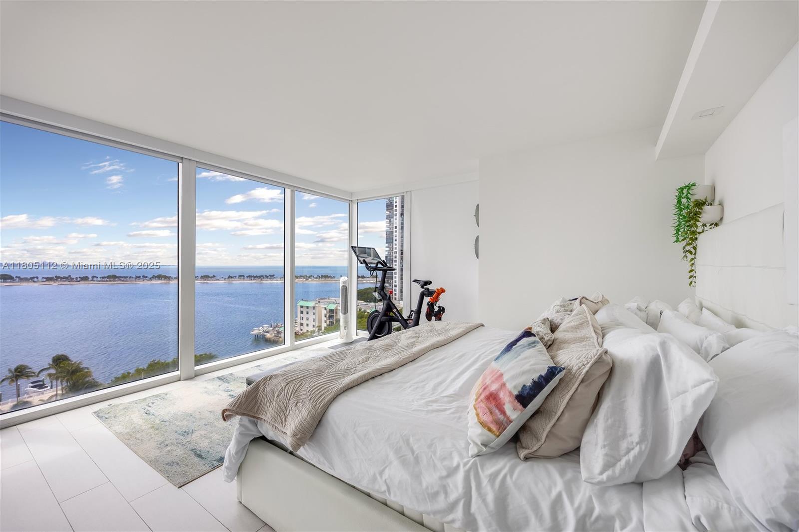 2101 Brickell Ave # 807