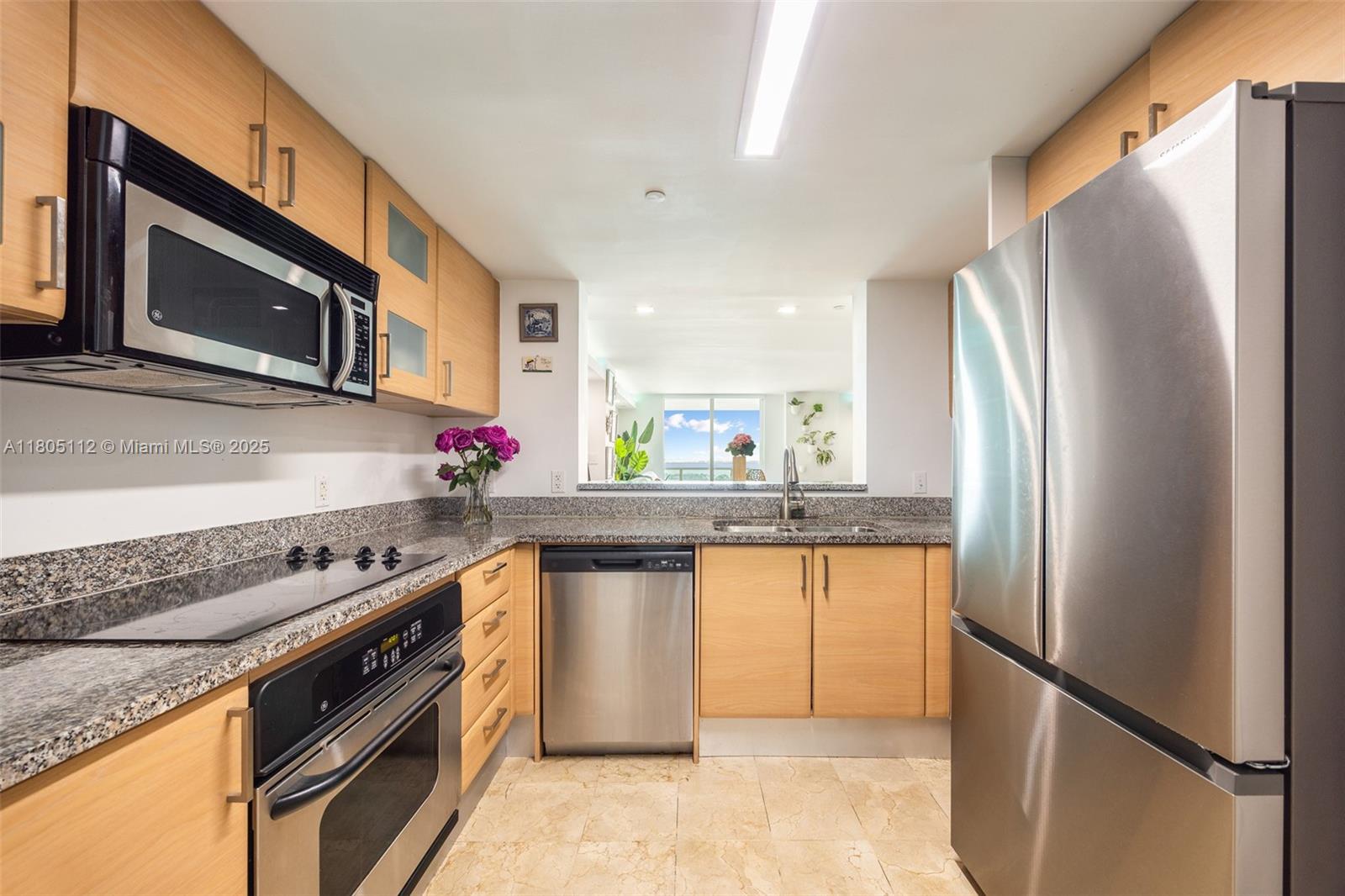 2101 Brickell Ave # 807