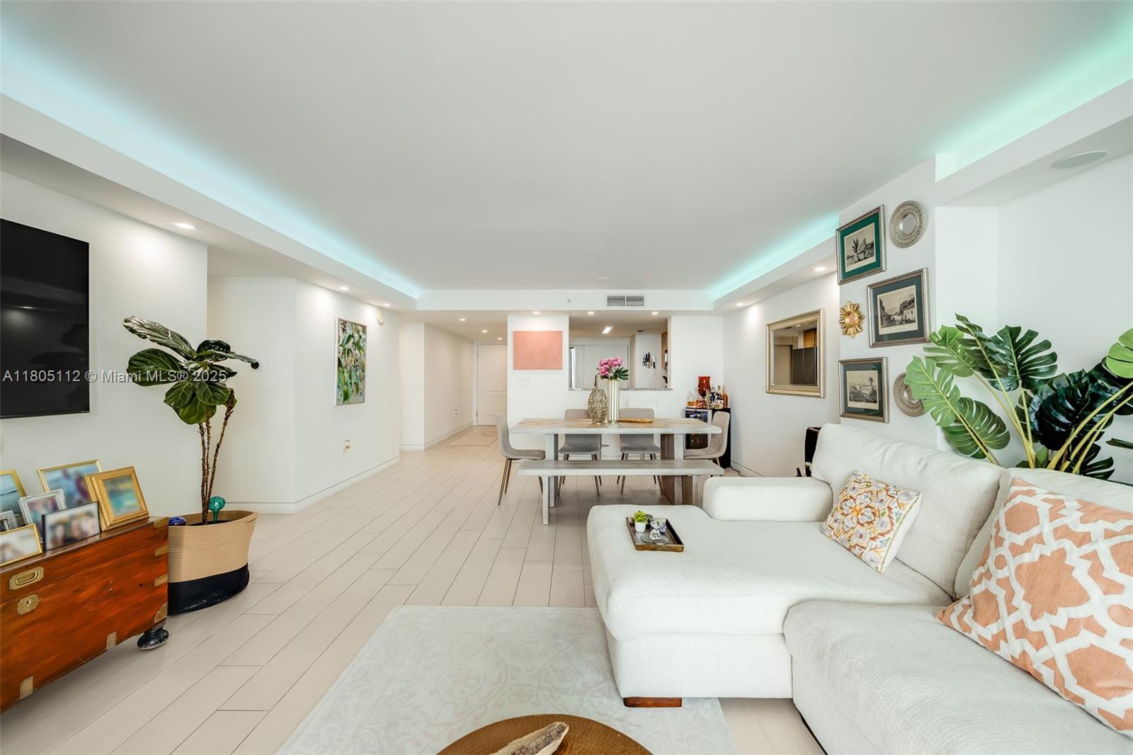 2101 Brickell Ave # 807