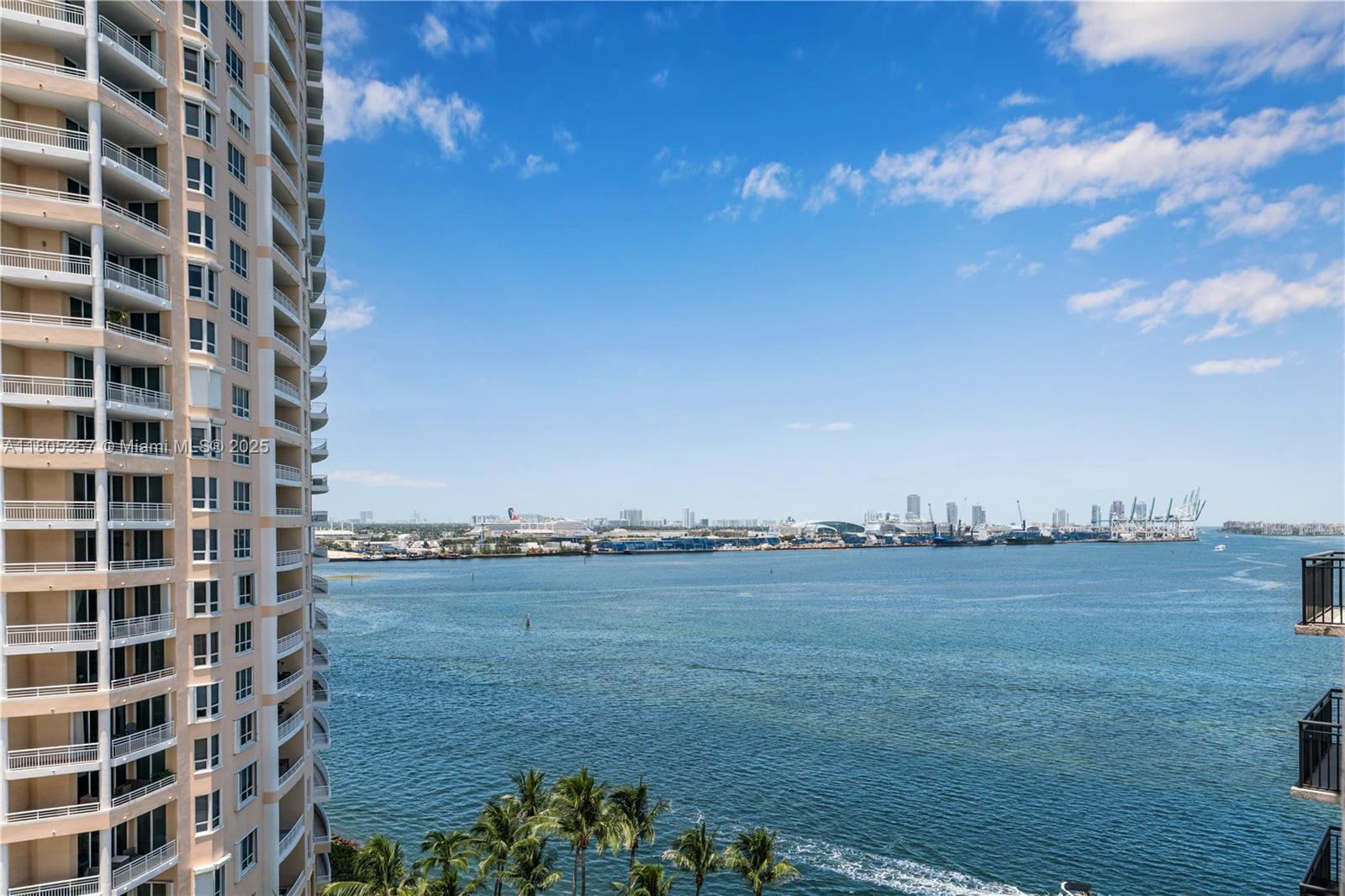 540 Brickell Key Dr # 1422