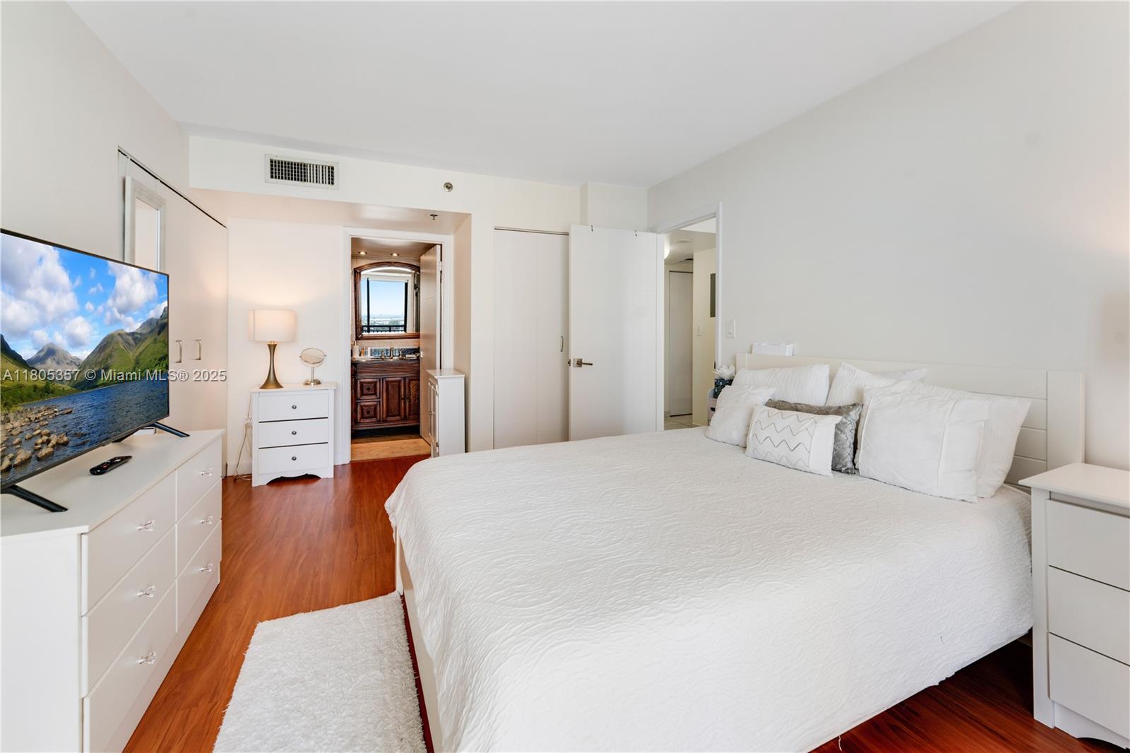 540 Brickell Key Dr # 1422