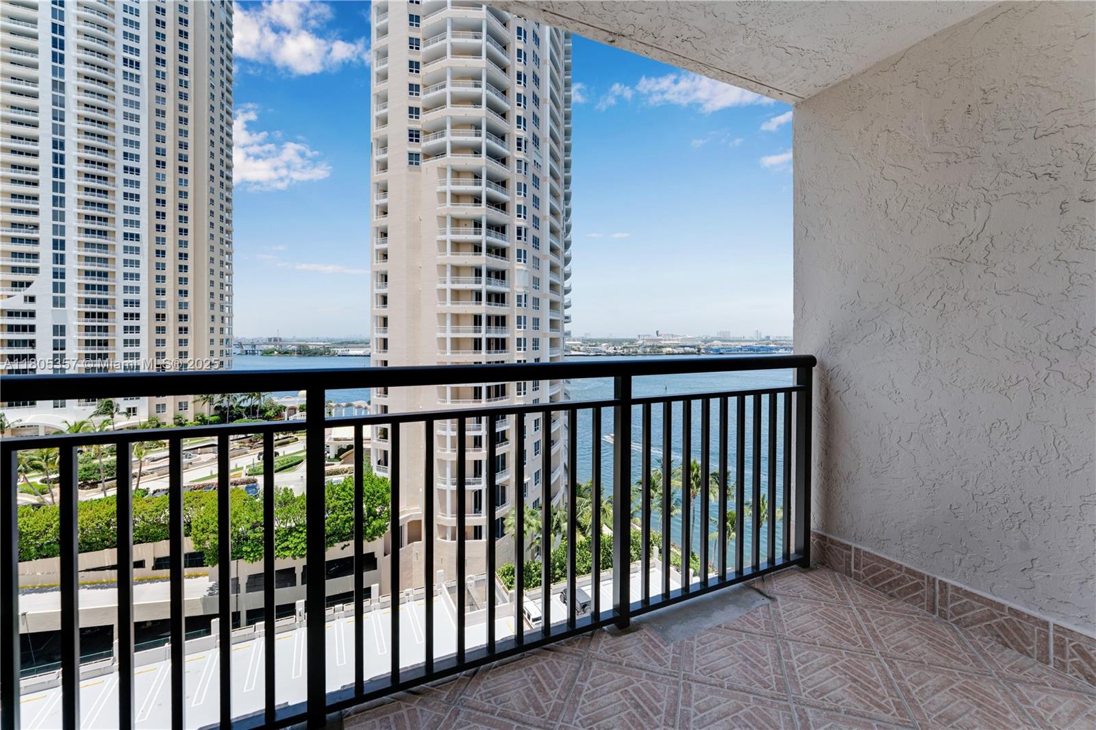 540 Brickell Key Dr # 1422