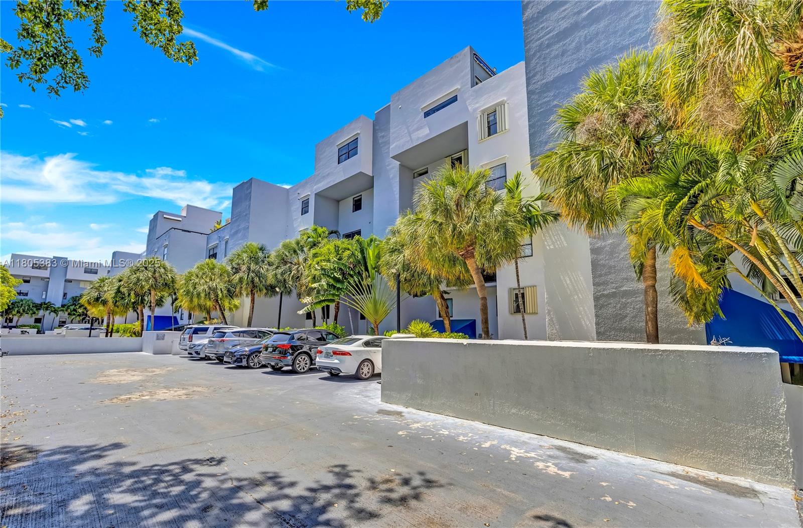 401 Poinciana Dr # 1225