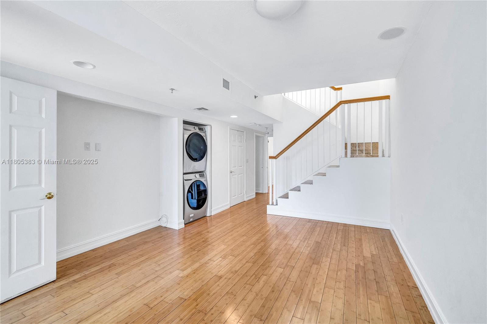 401 Poinciana Dr # 1225