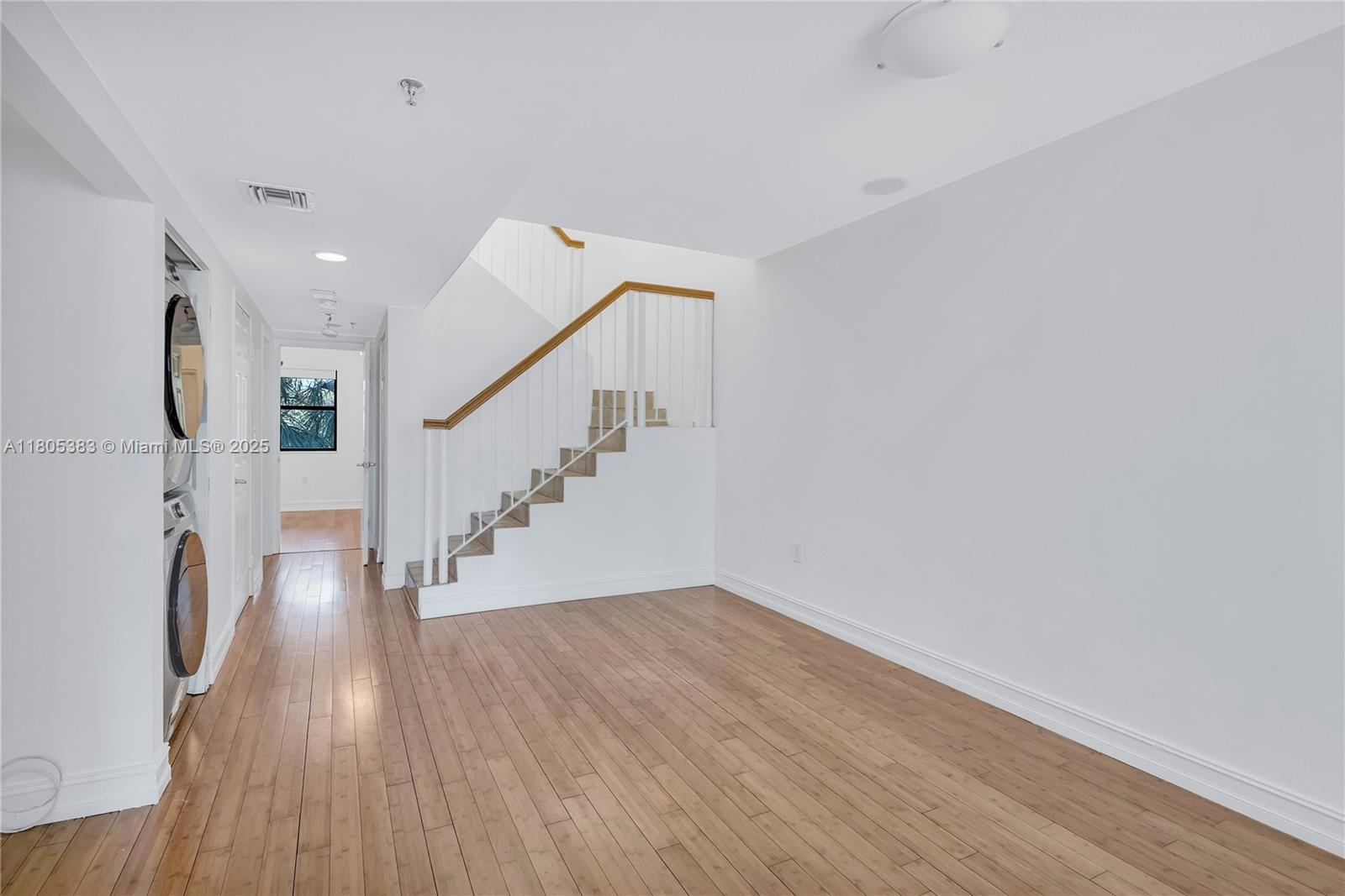 401 Poinciana Dr # 1225