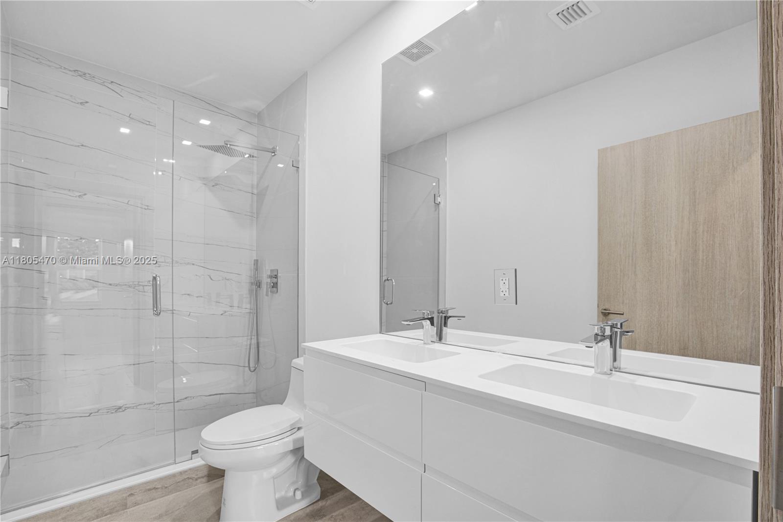 3433 SW 16th Ter