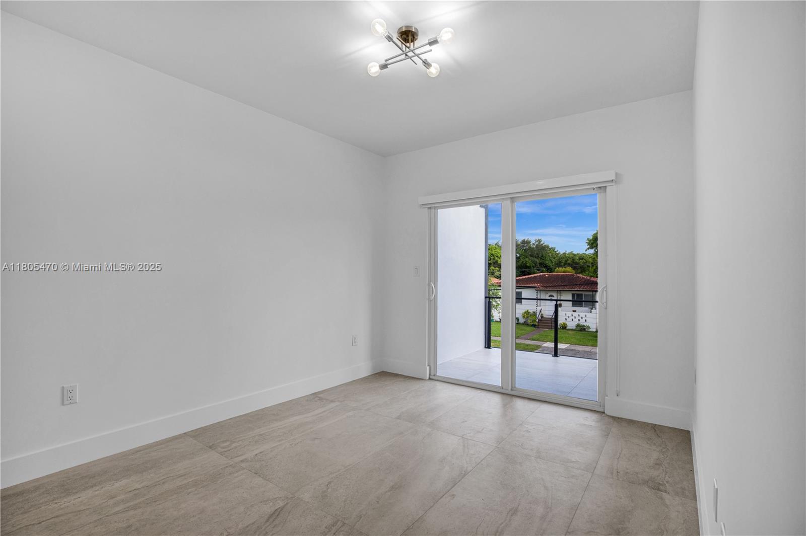 3433 SW 16th Ter