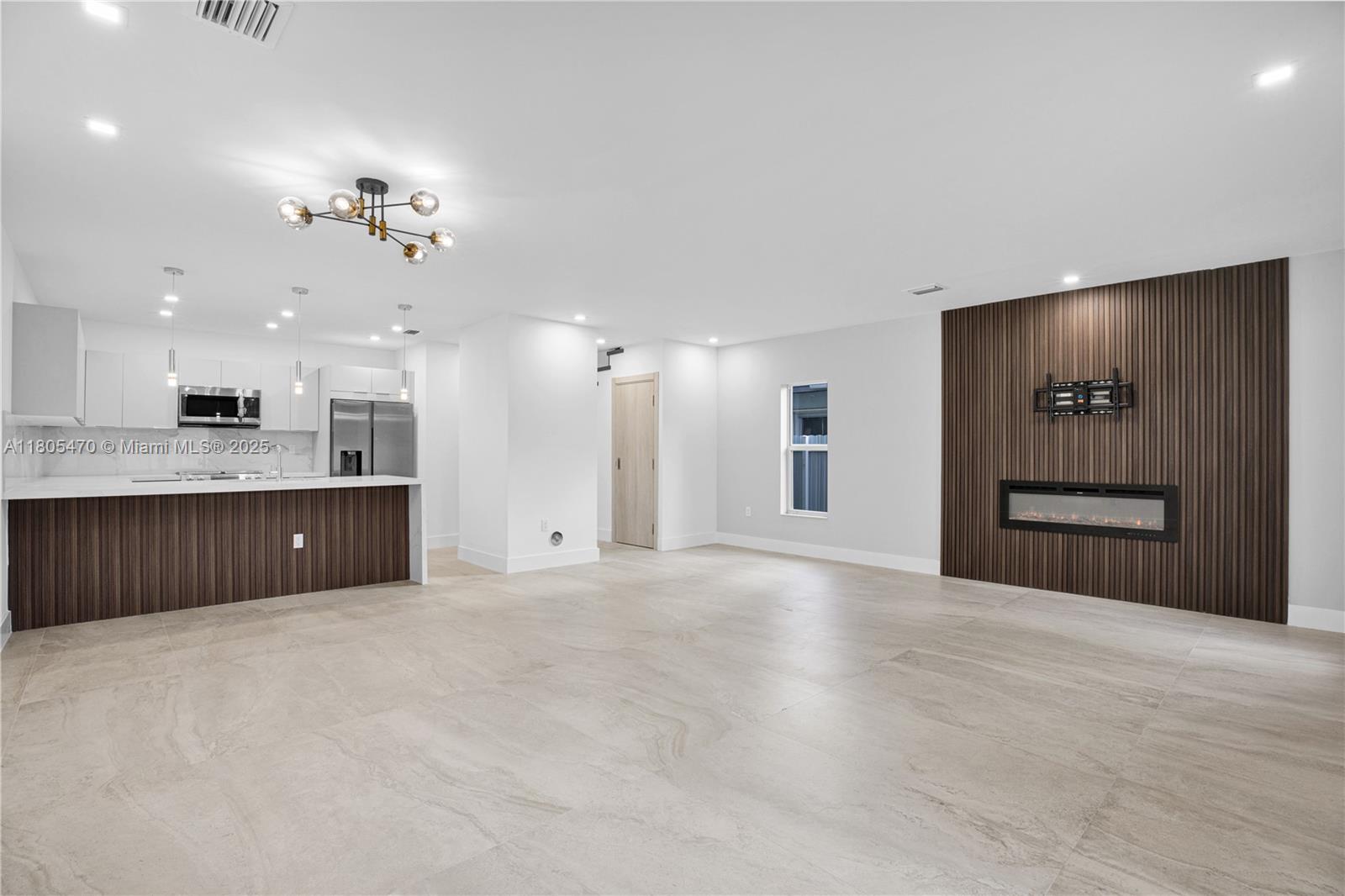 3433 SW 16th Ter