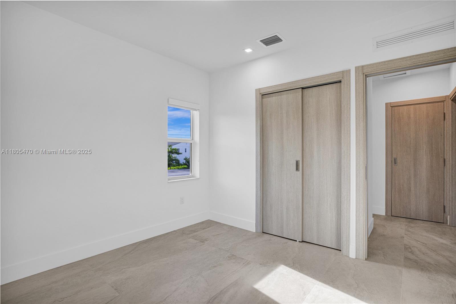 3433 SW 16th Ter