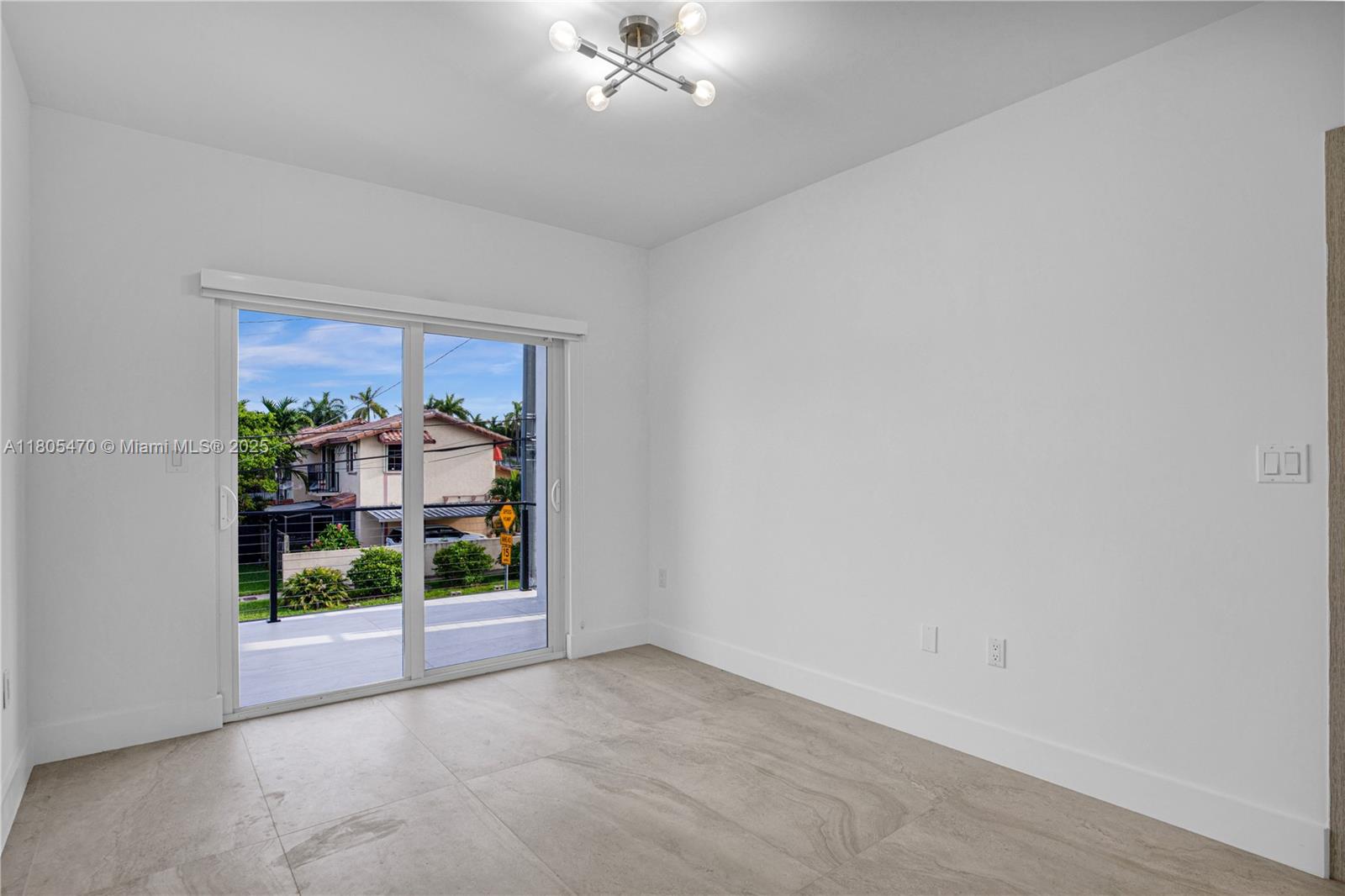 3433 SW 16th Ter
