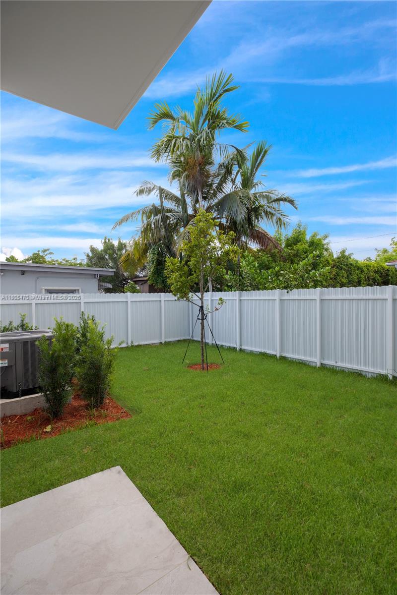 3433 SW 16th Ter