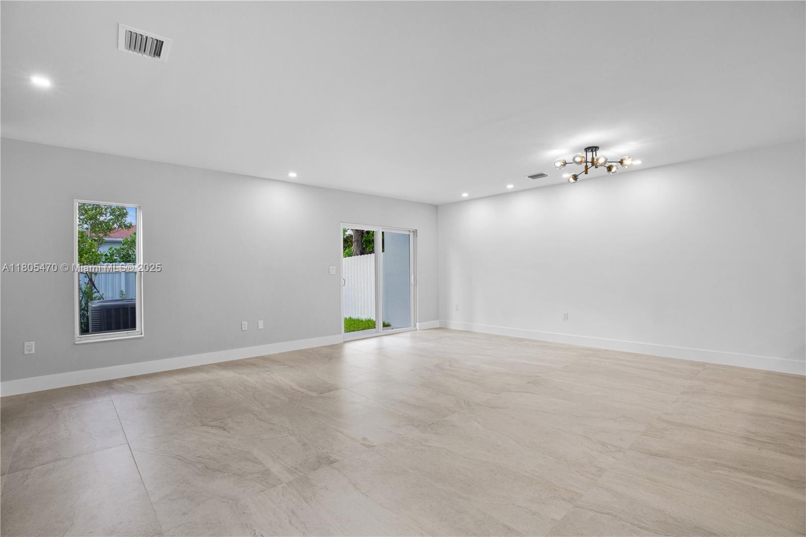 3433 SW 16th Ter