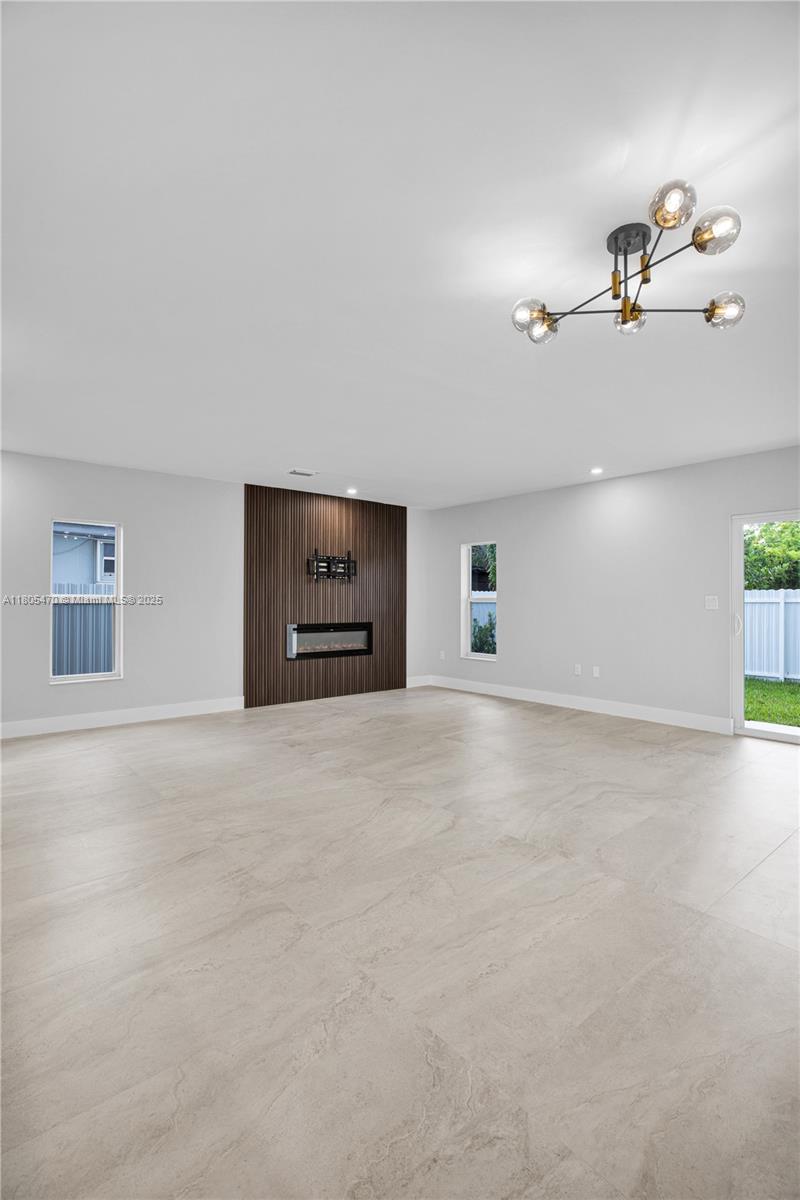 3433 SW 16th Ter
