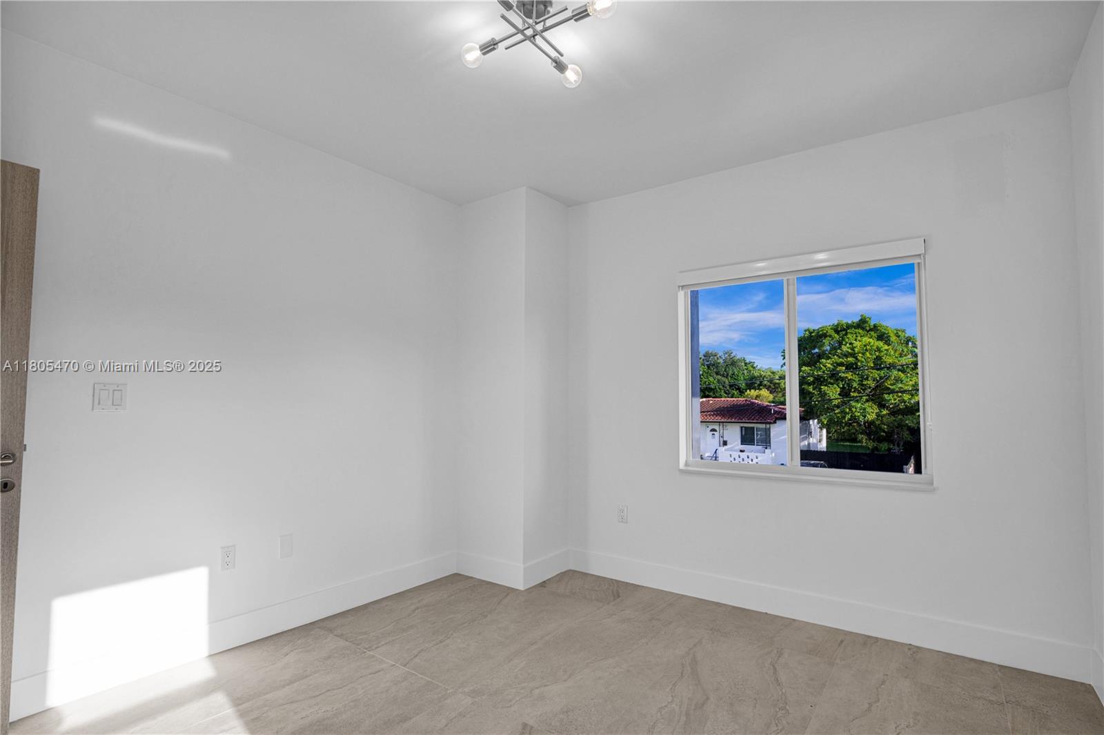 3433 SW 16th Ter