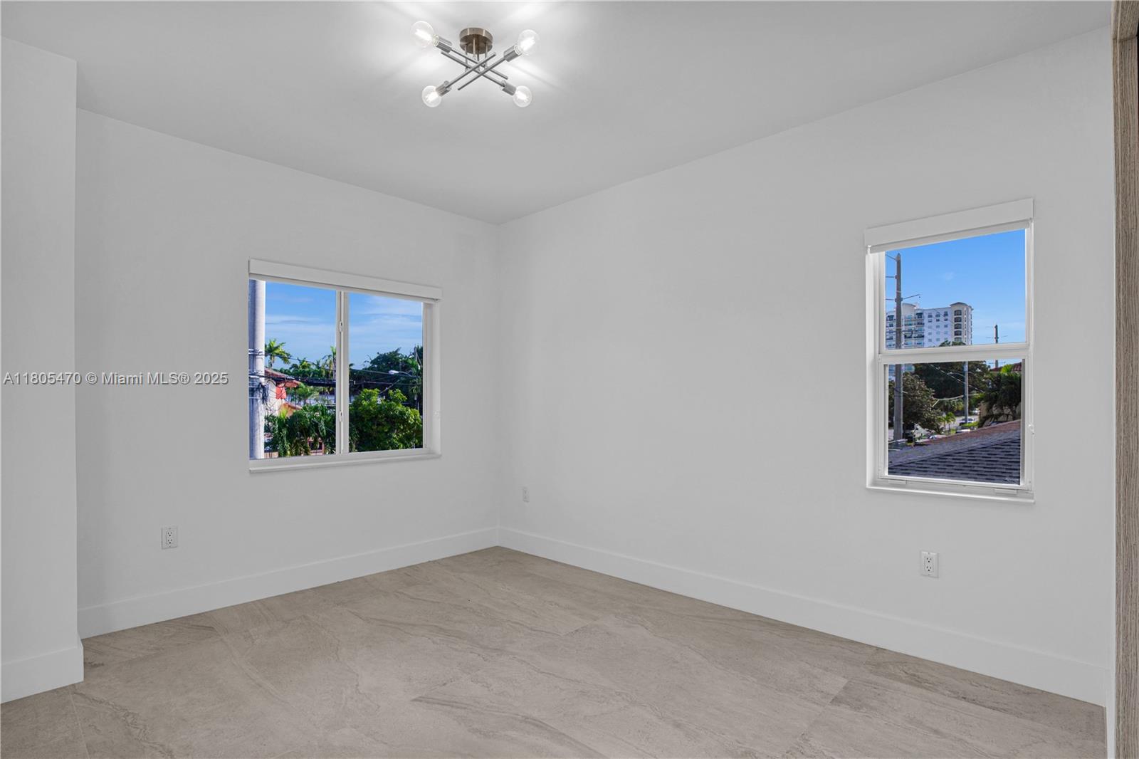 3433 SW 16th Ter