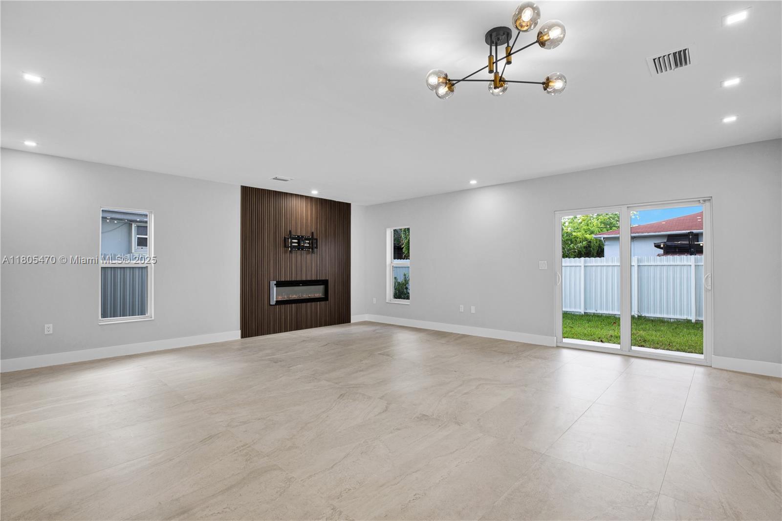 3433 SW 16th Ter