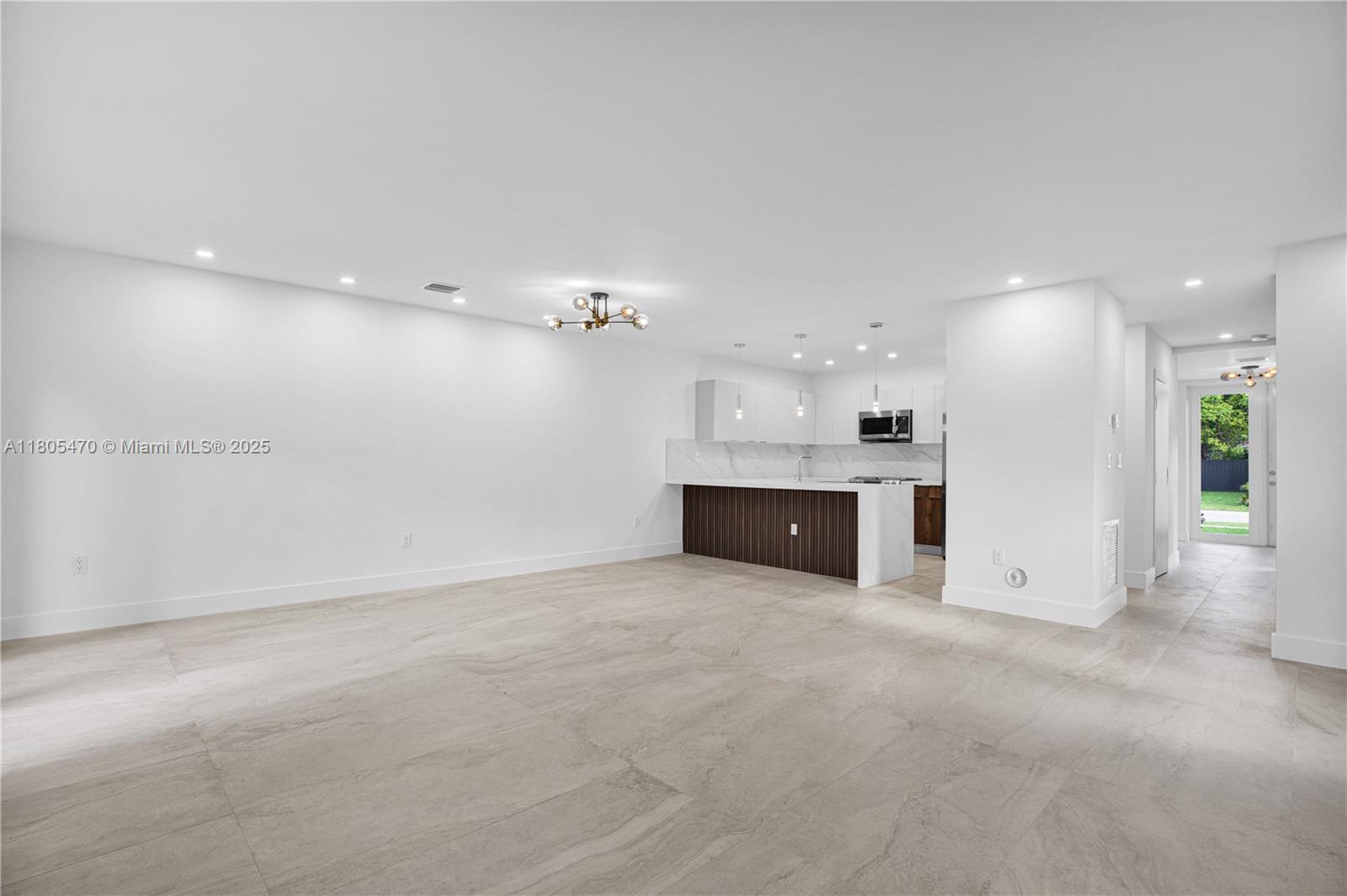 3433 SW 16th Ter