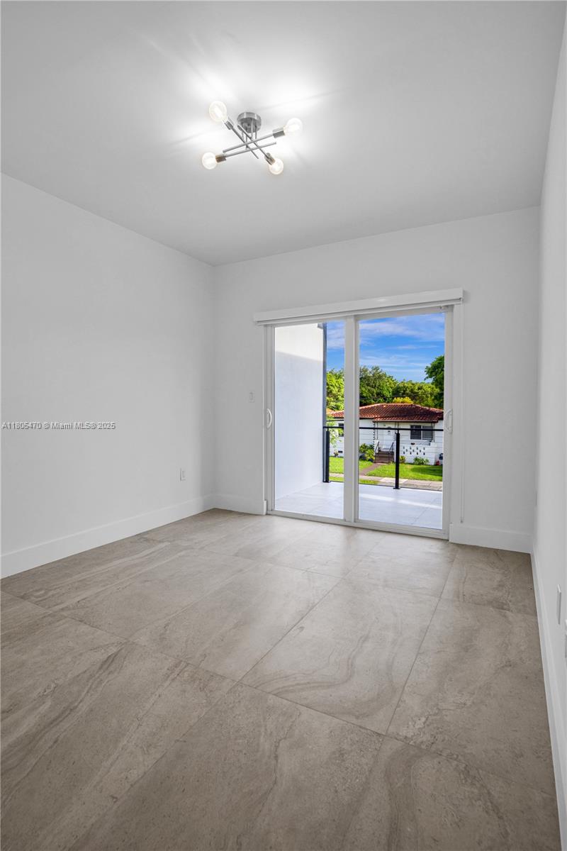 3433 SW 16th Ter
