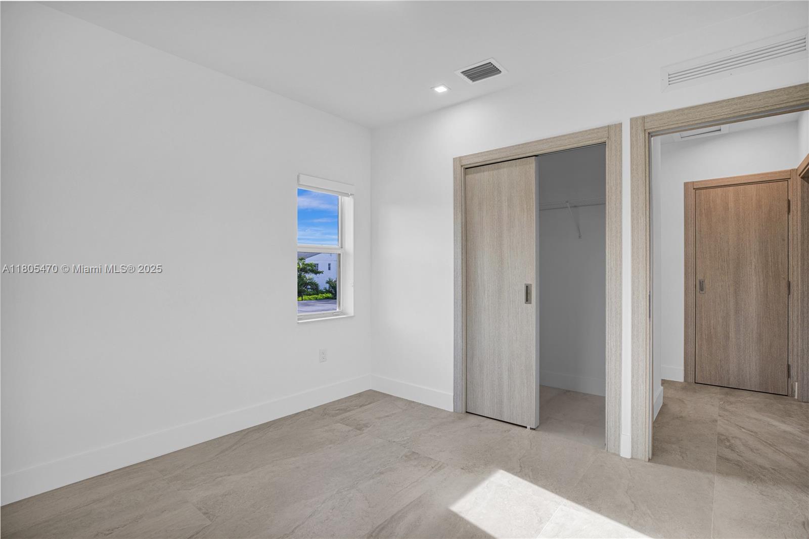 3433 SW 16th Ter
