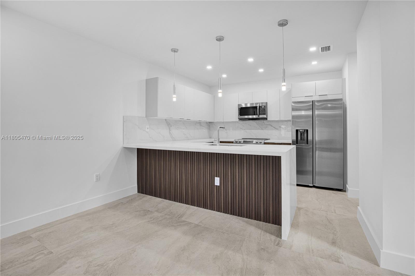 3433 SW 16th Ter