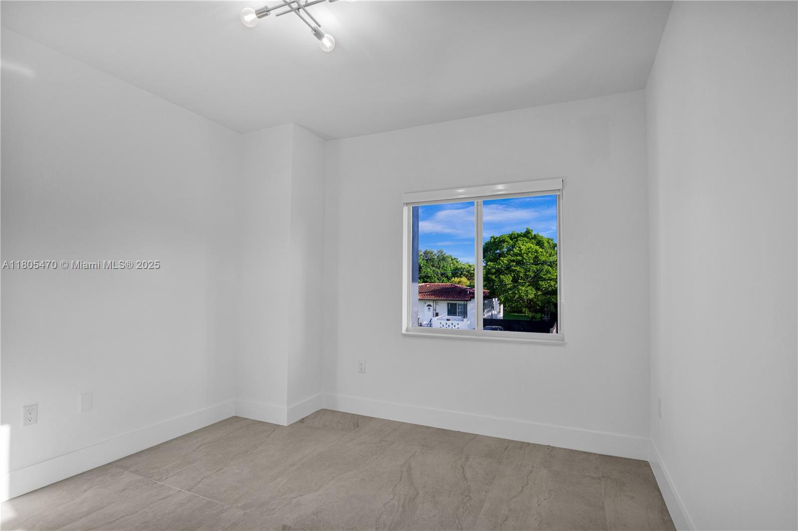 3433 SW 16th Ter