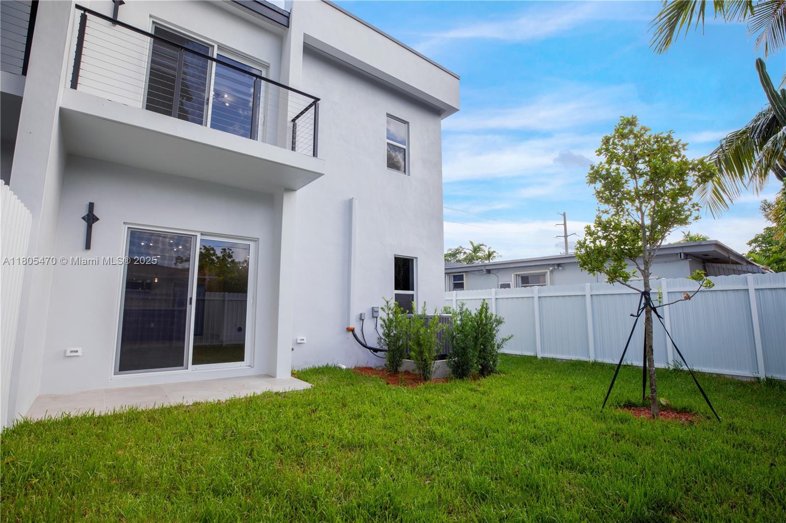3433 SW 16th Ter