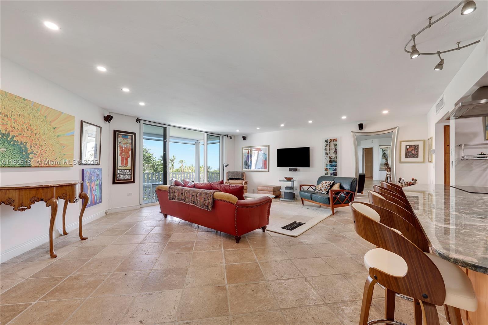 200 Ocean Lane Dr # 305