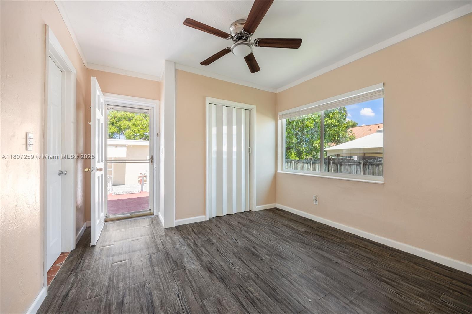 261 SW 48th Ct Unit: Main House