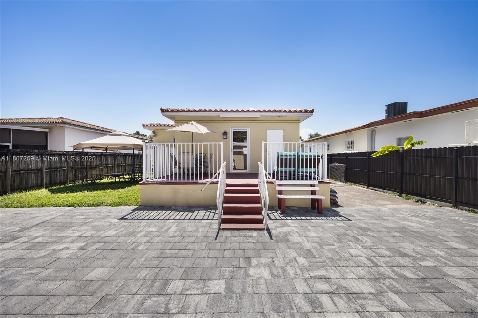 261 SW 48th Ct Unit: Main House
