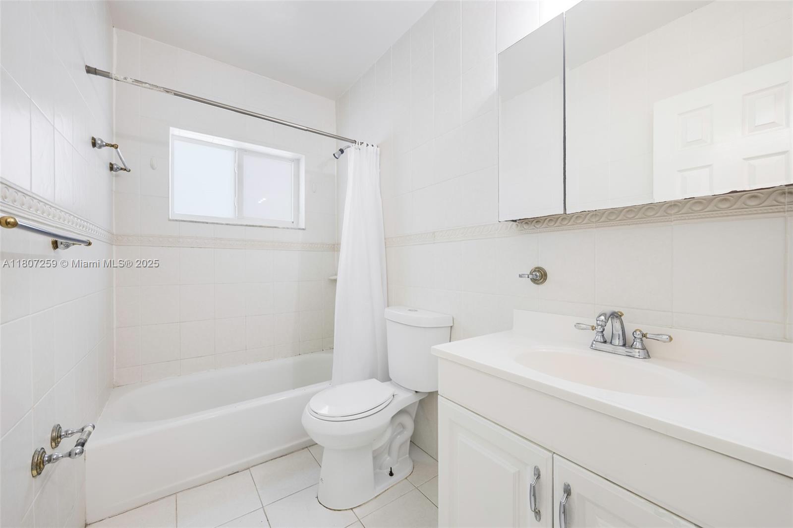 261 SW 48th Ct Unit: Main House