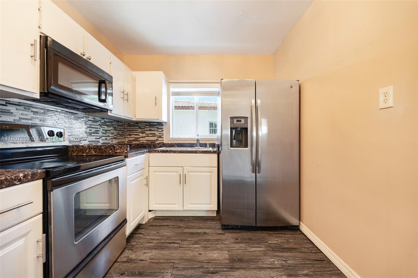 261 SW 48th Ct Unit: Main House