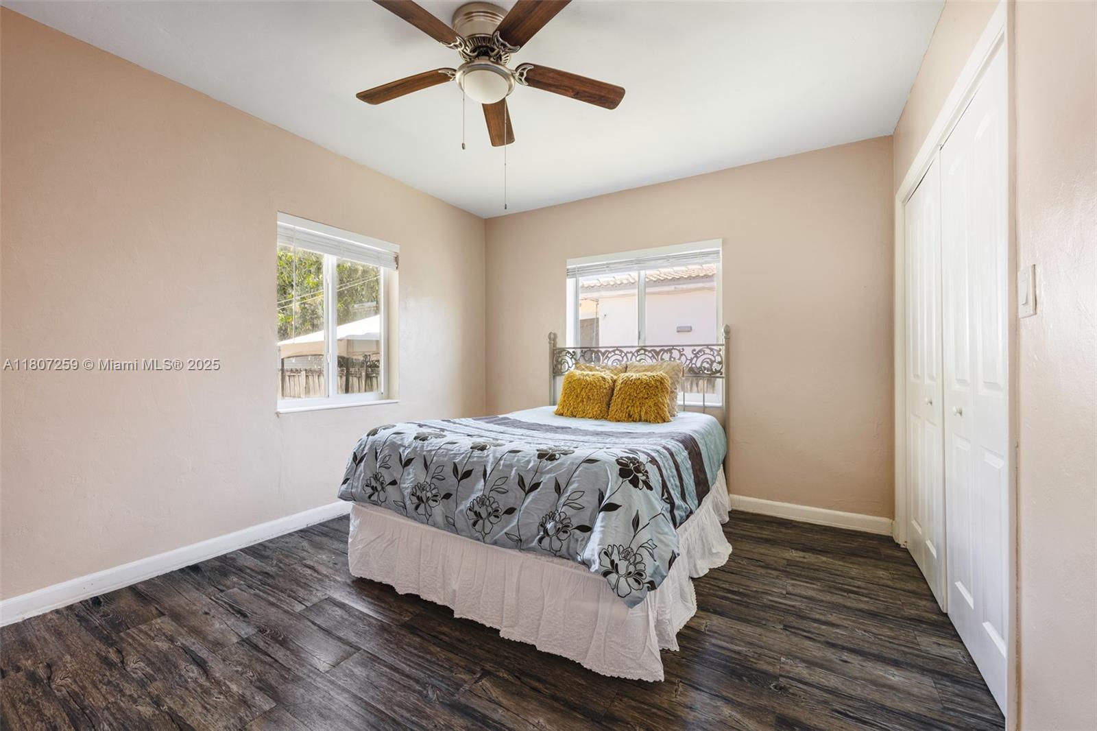 261 SW 48th Ct Unit: Main House