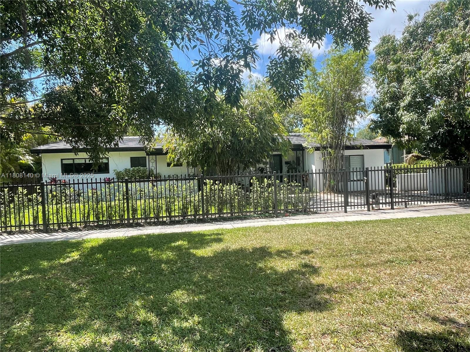 5760 SW 56th St