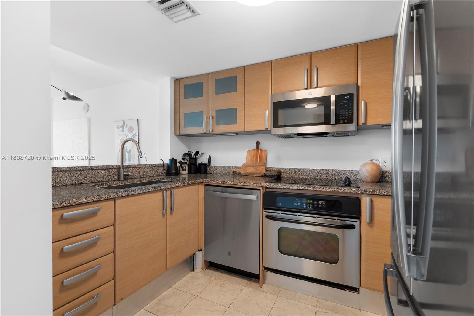 2101 Brickell Ave # 1702