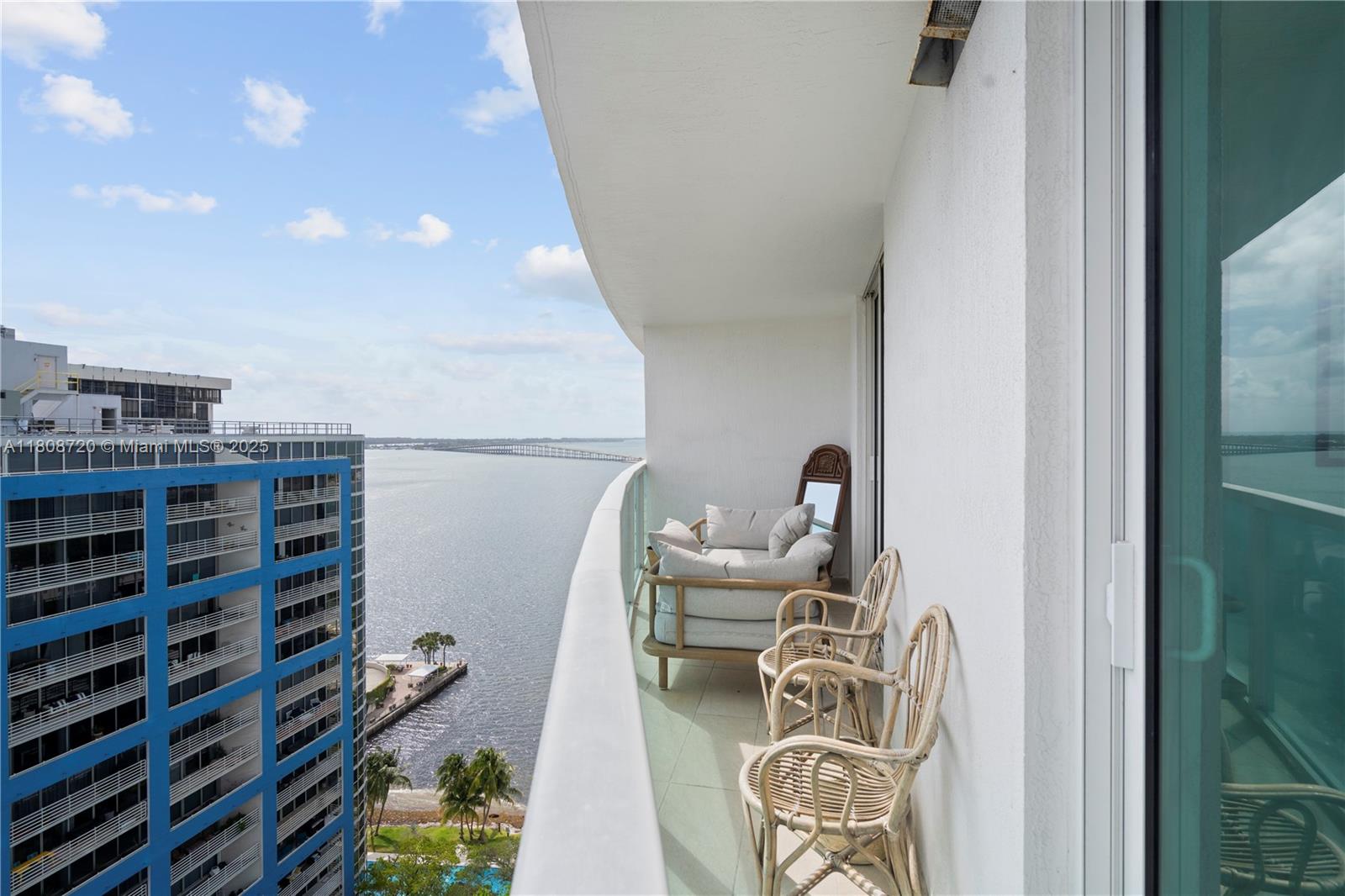 2101 Brickell Ave # 1702