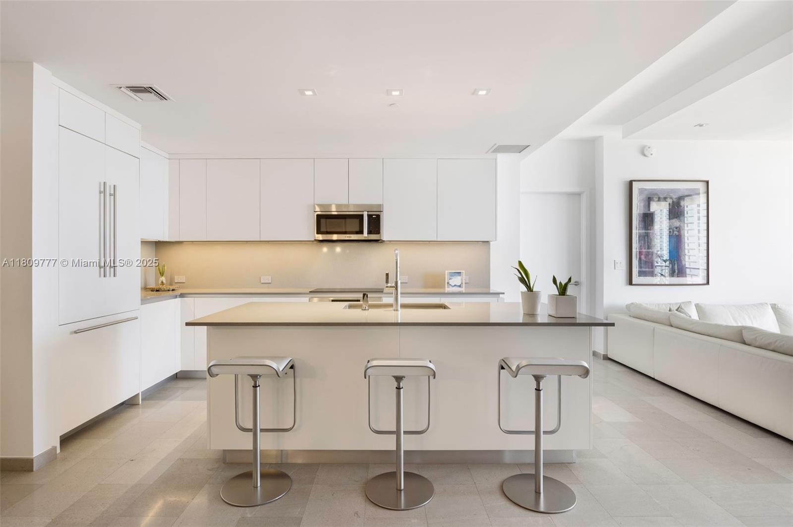 68 SE 6th St # 1703