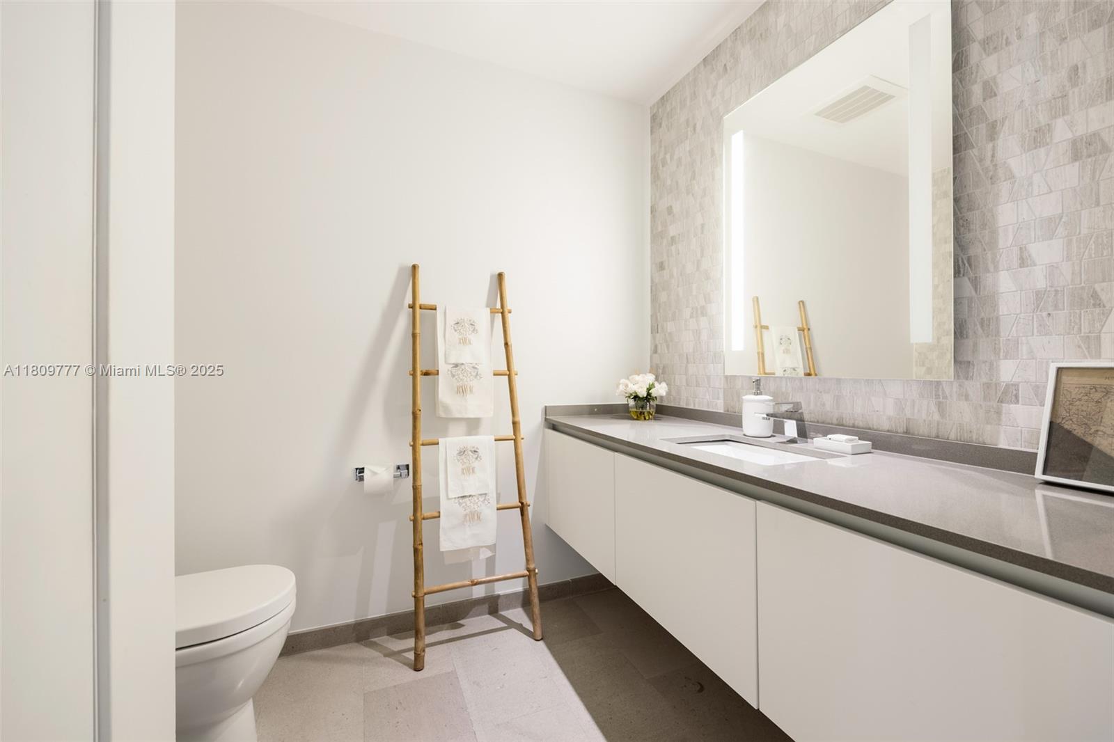 68 SE 6th St # 1703