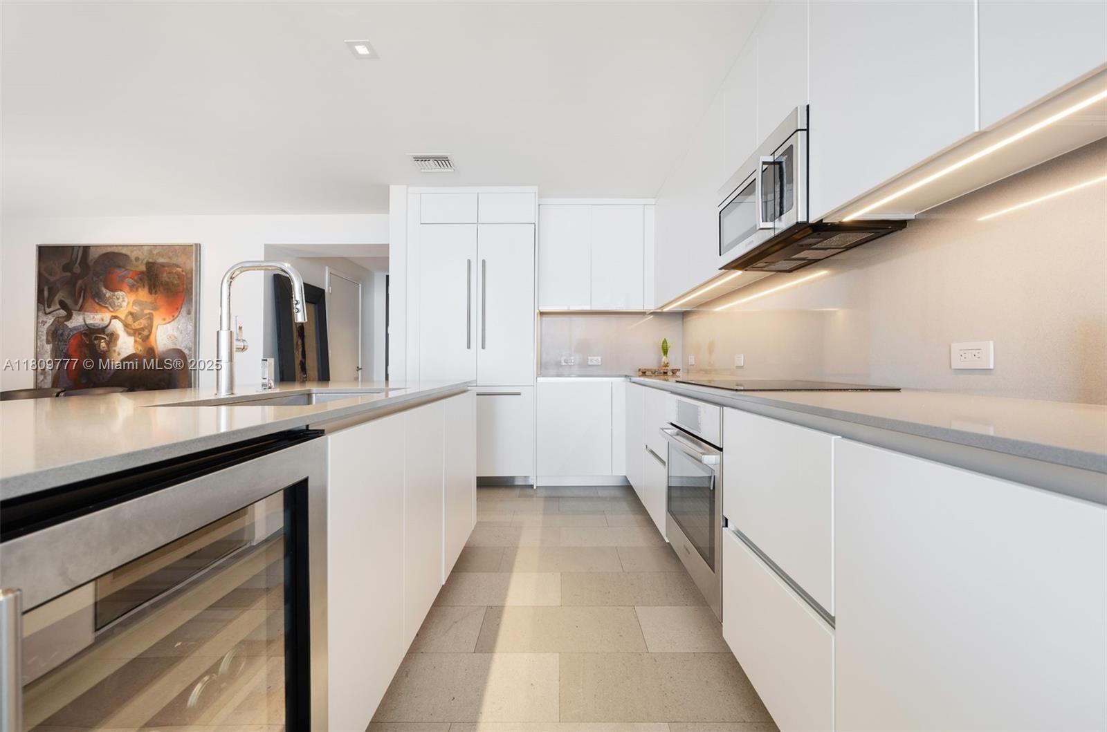 68 SE 6th St # 1703
