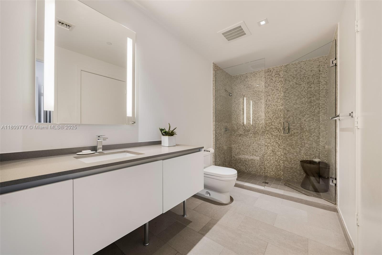 68 SE 6th St # 1703