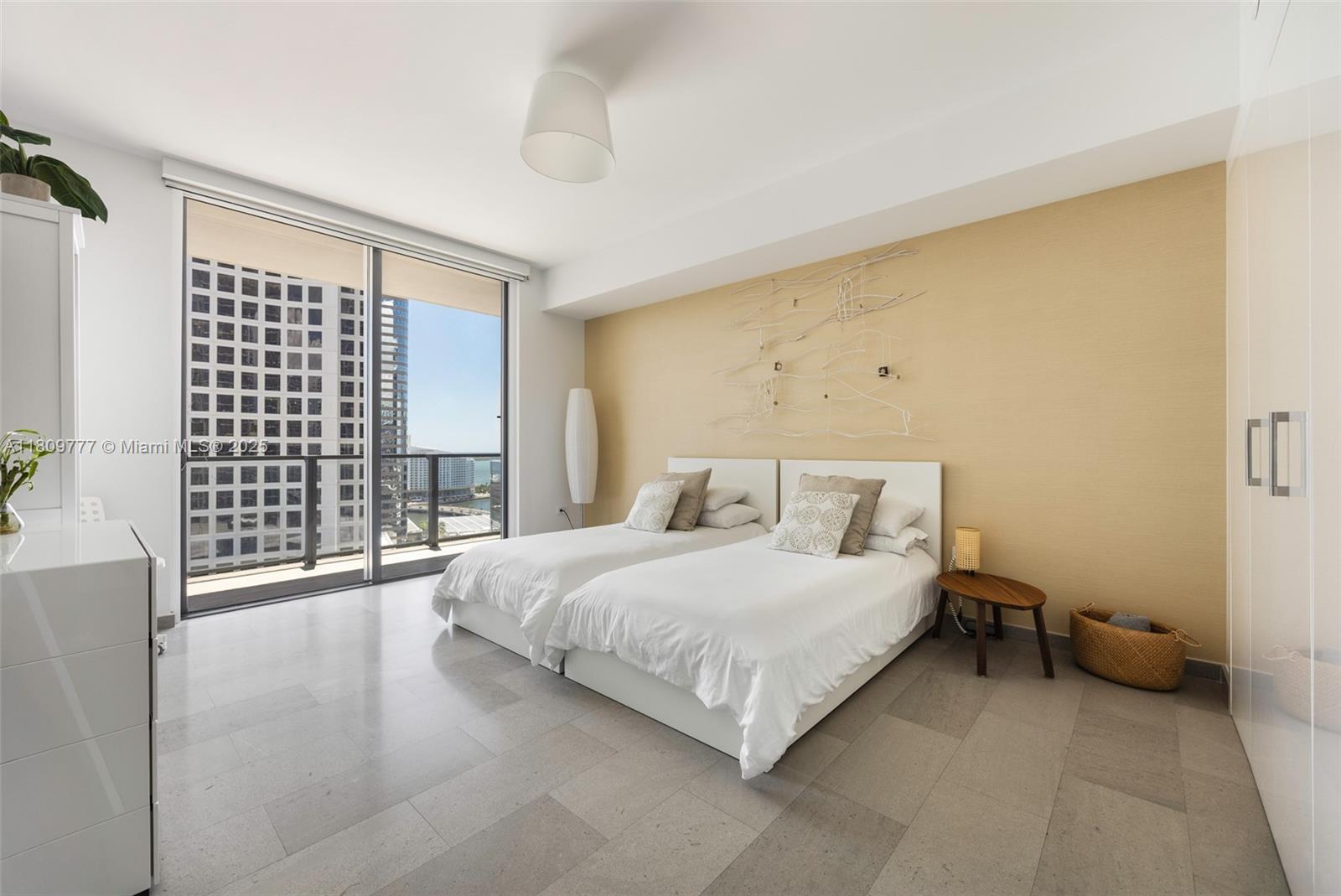 68 SE 6th St # 1703