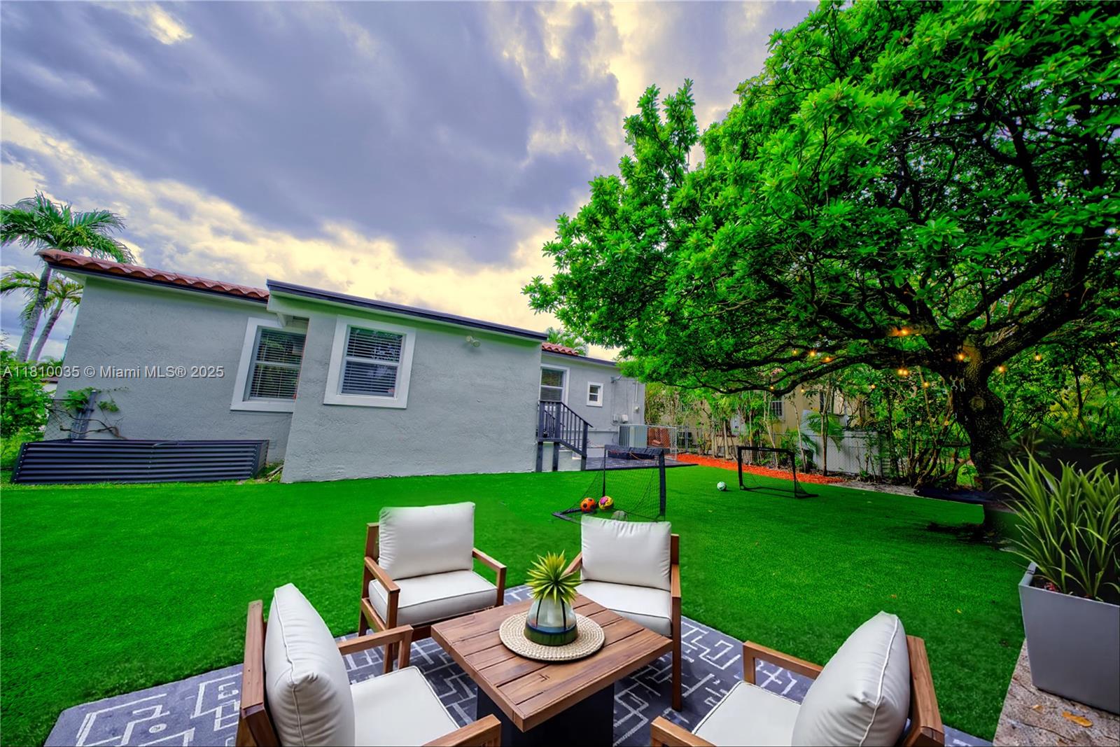 7 Montilla Ave