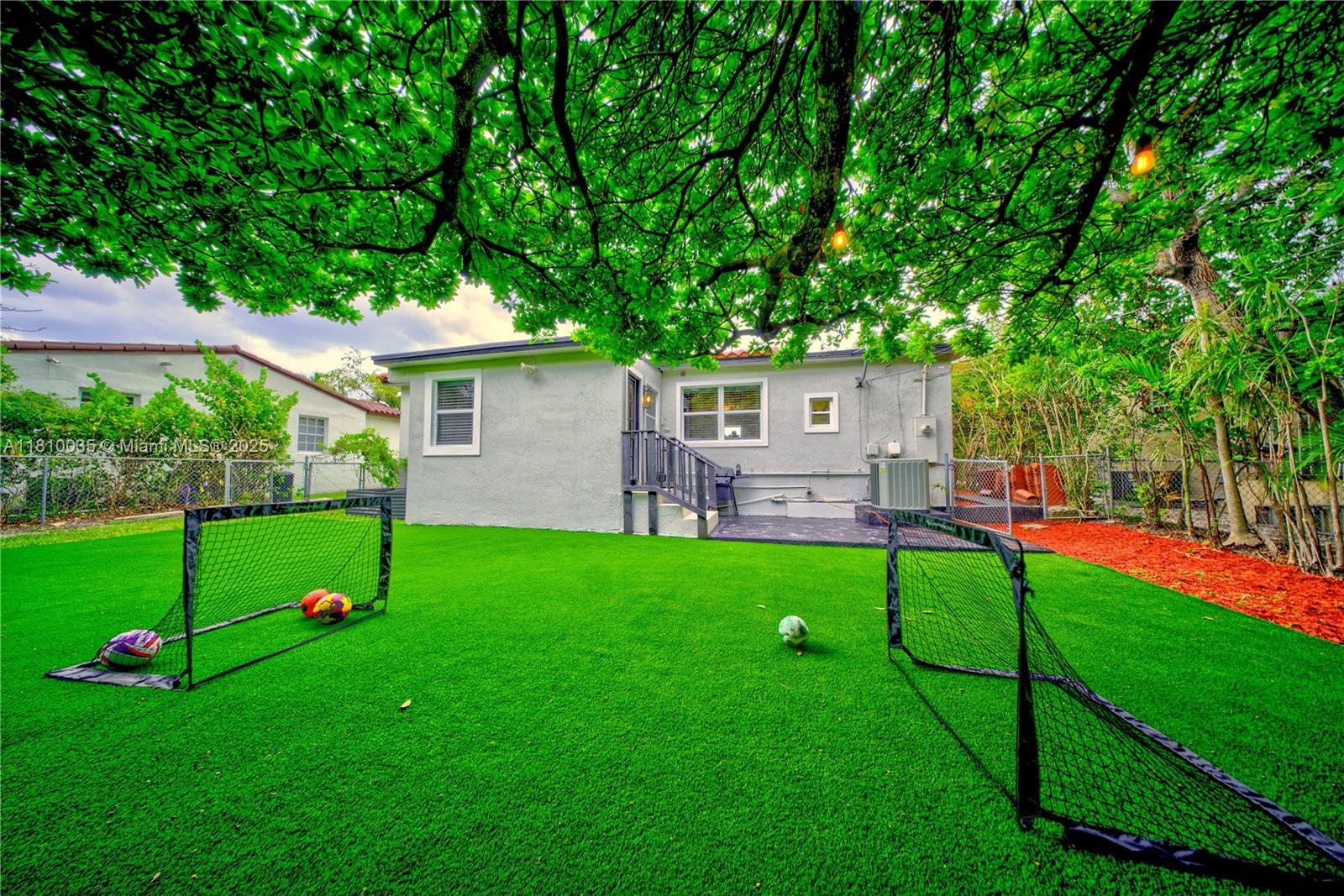 7 Montilla Ave
