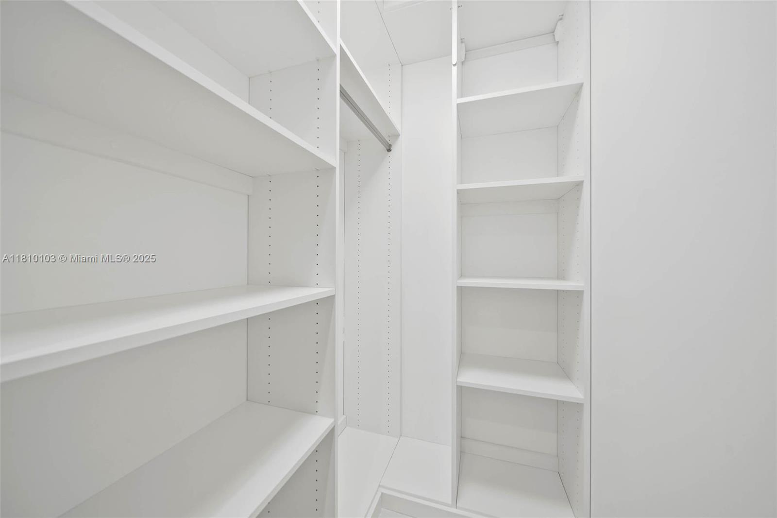 1000 Brickell Plz # 4209